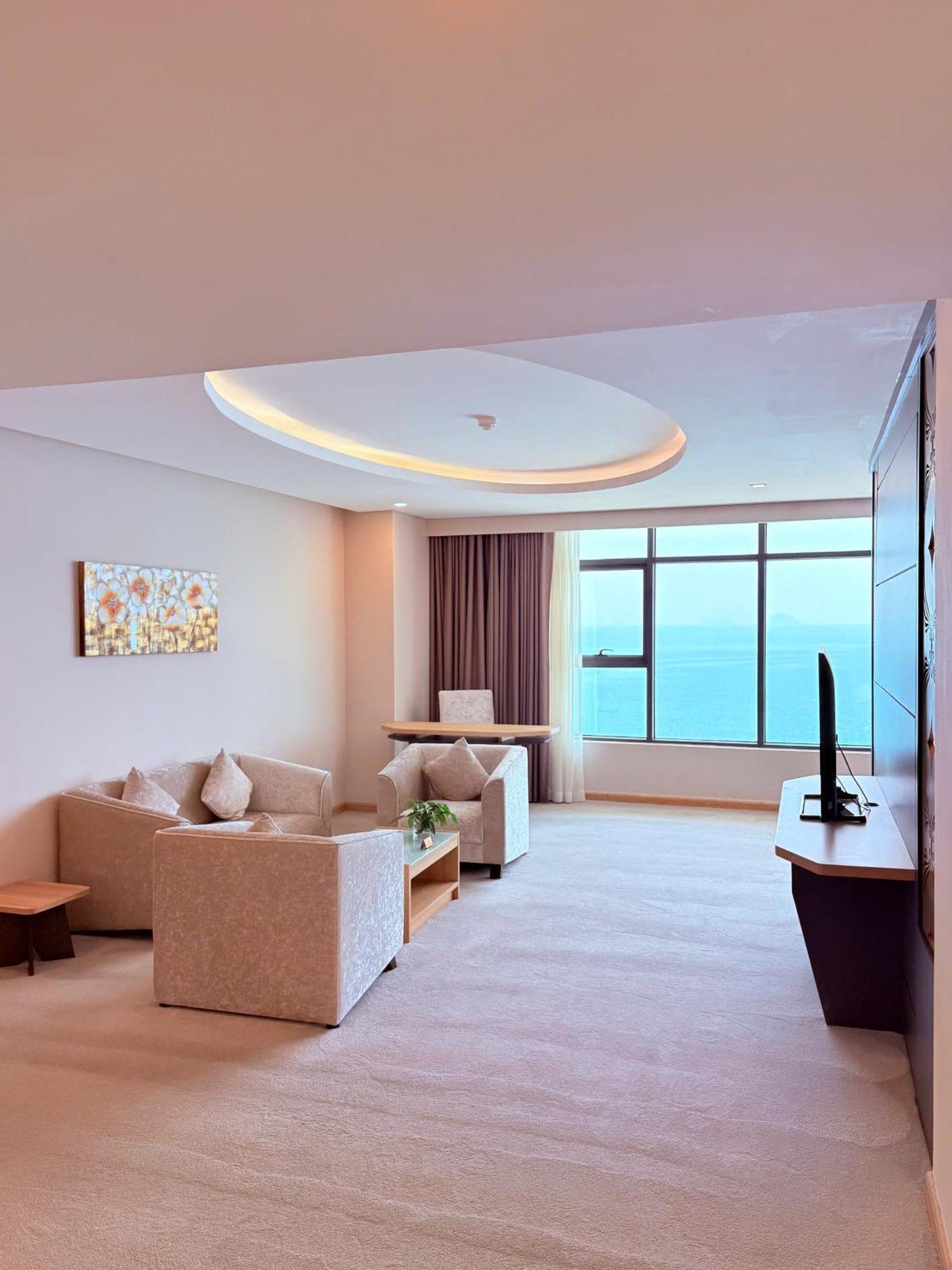 Muong Thanh Luxury Nha Trang Hotel Exterior photo